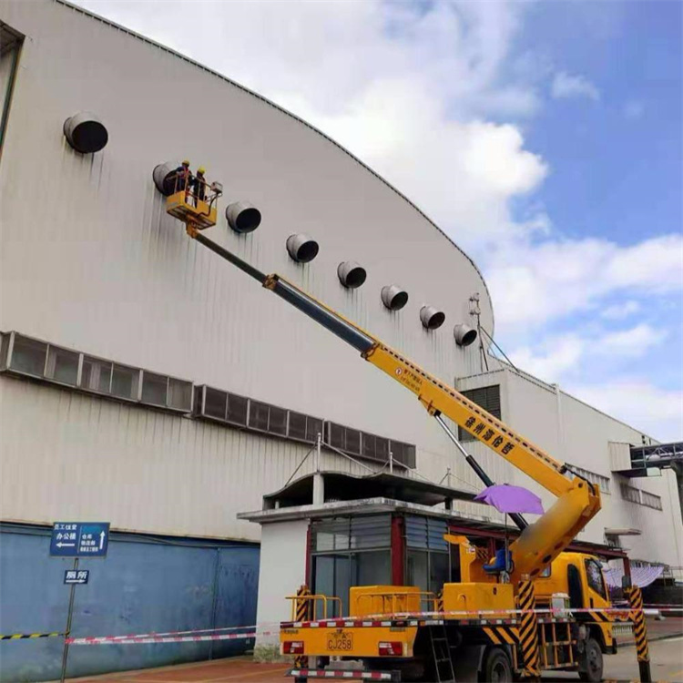 万源高空作业车出租服务：专业广告牌安装解决方案