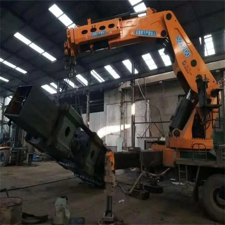 万源130吨折臂吊车出租吊机租赁附近电话